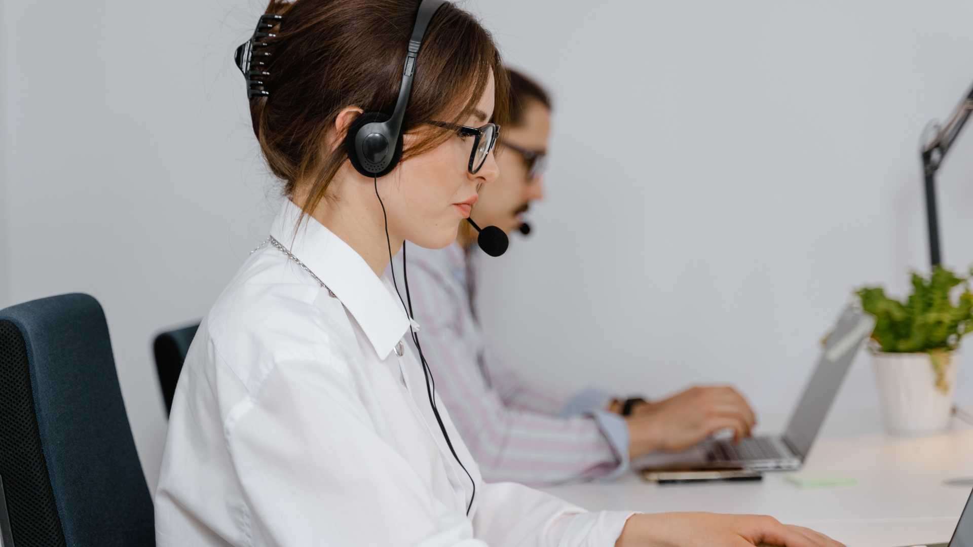 Central de Atendimento ao Cliente: O que é, Como Montar + 10 Ferramentas - NexBlog